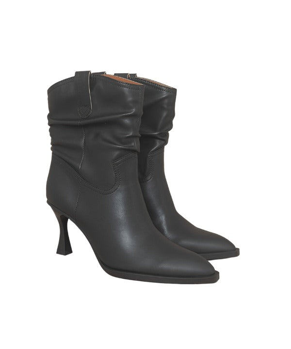 Riga - Western Inspired Slouch Boots