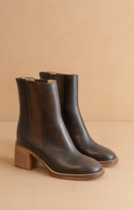 Olivia - Chelsea Heel Boots