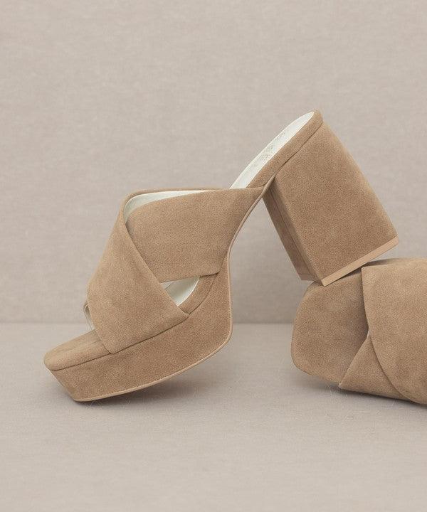 Carmen - Chunky Platform Mule Heel - The Lelia